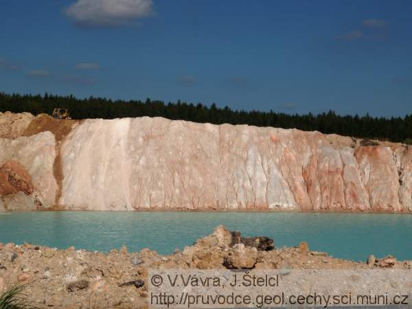 Kaznjov - pestr barvy kaolinitovch sediment