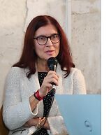 Soukromá podobenka prof. PhDr. Alena Blažejovská